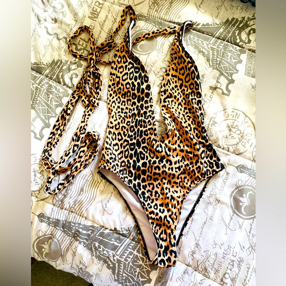 Cheetah print backless bathing suit